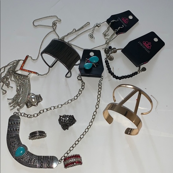 Jewelry - Lot of 9 Paparazzi jewelry accessories
